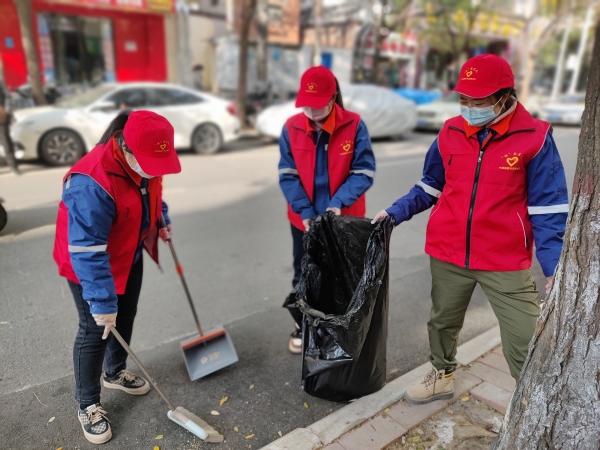 清洁家园美环境 志愿服务显担当—中核勘察开展环境清理志愿服务活动